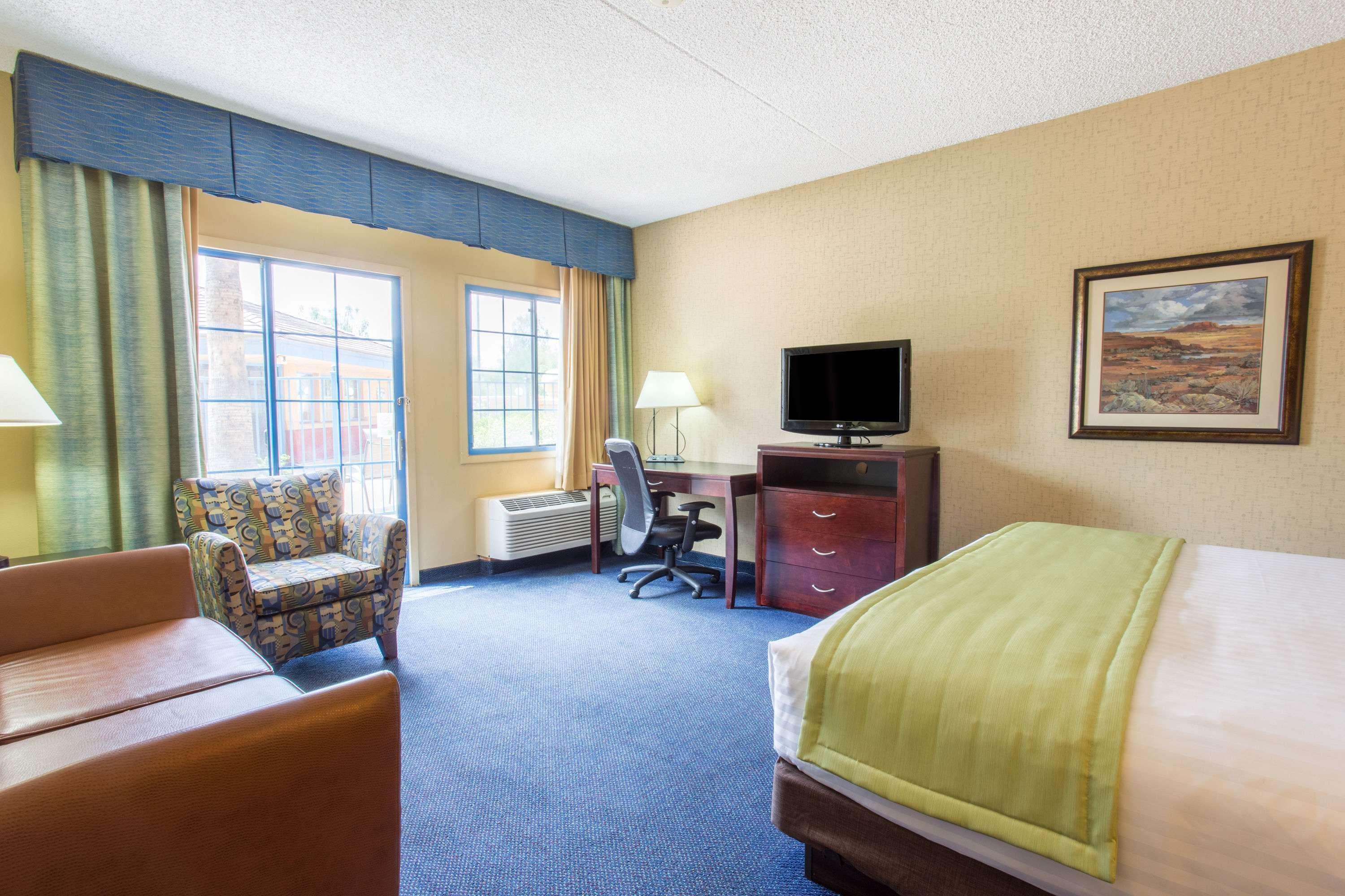 Days Inn & Suites By Wyndham Mesa Near Phoenix Dış mekan fotoğraf