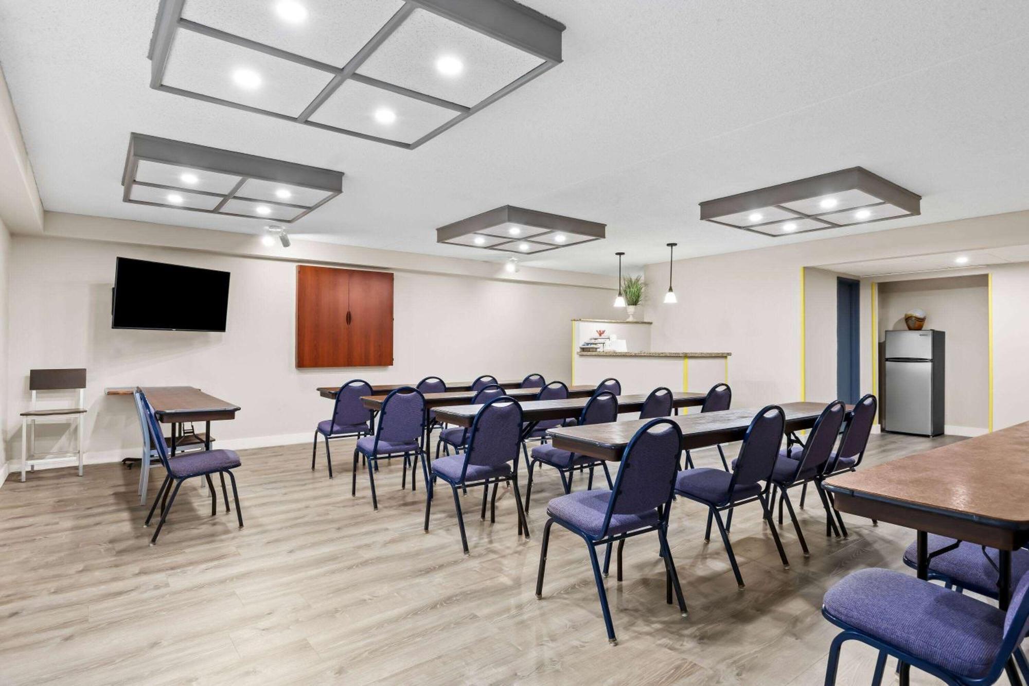Days Inn & Suites By Wyndham Mesa Near Phoenix Dış mekan fotoğraf