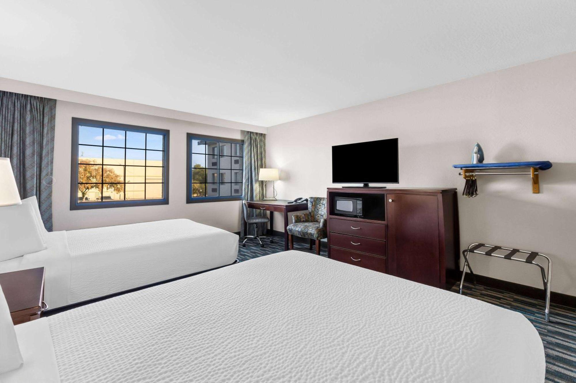 Days Inn & Suites By Wyndham Mesa Near Phoenix Dış mekan fotoğraf