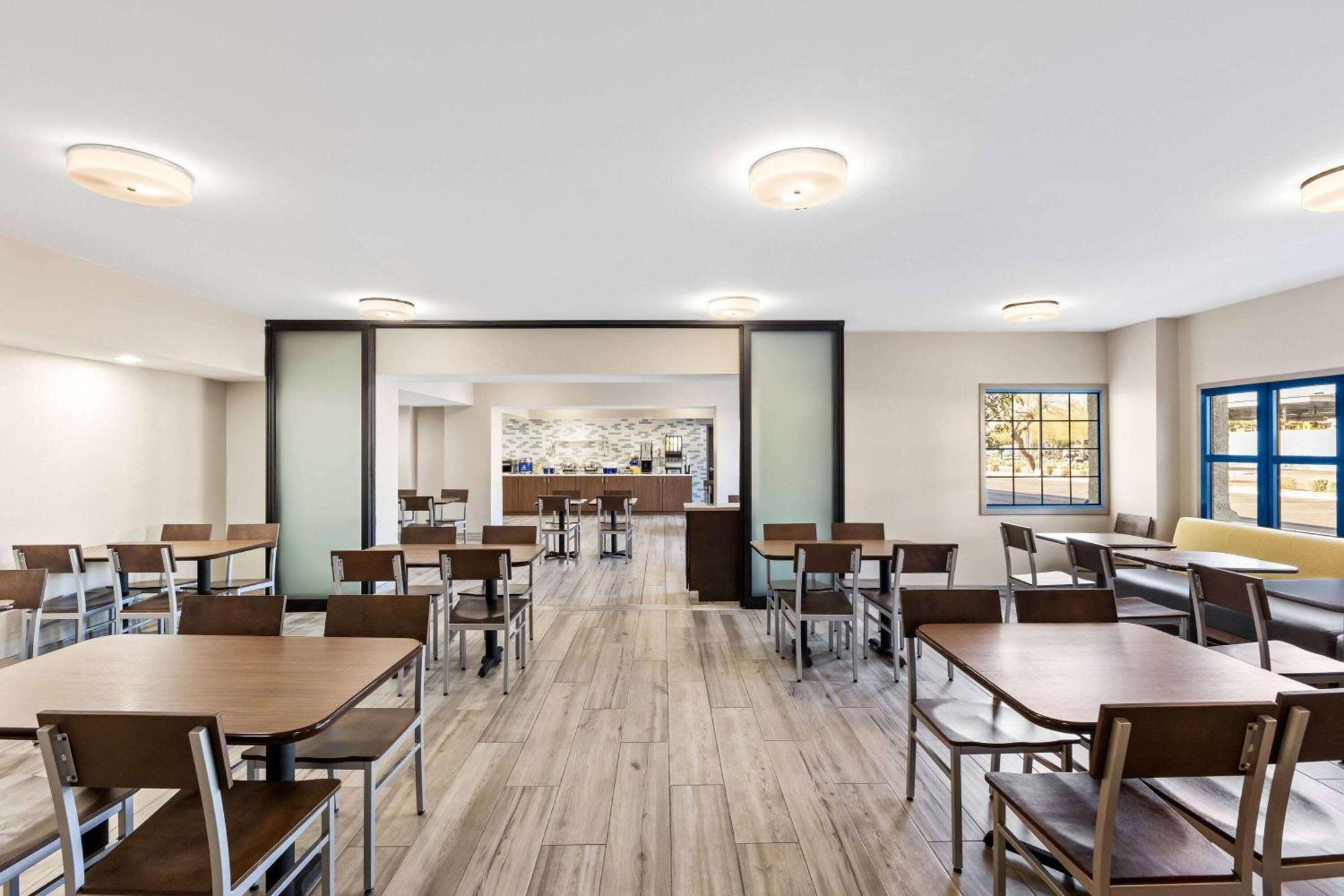 Days Inn & Suites By Wyndham Mesa Near Phoenix Dış mekan fotoğraf