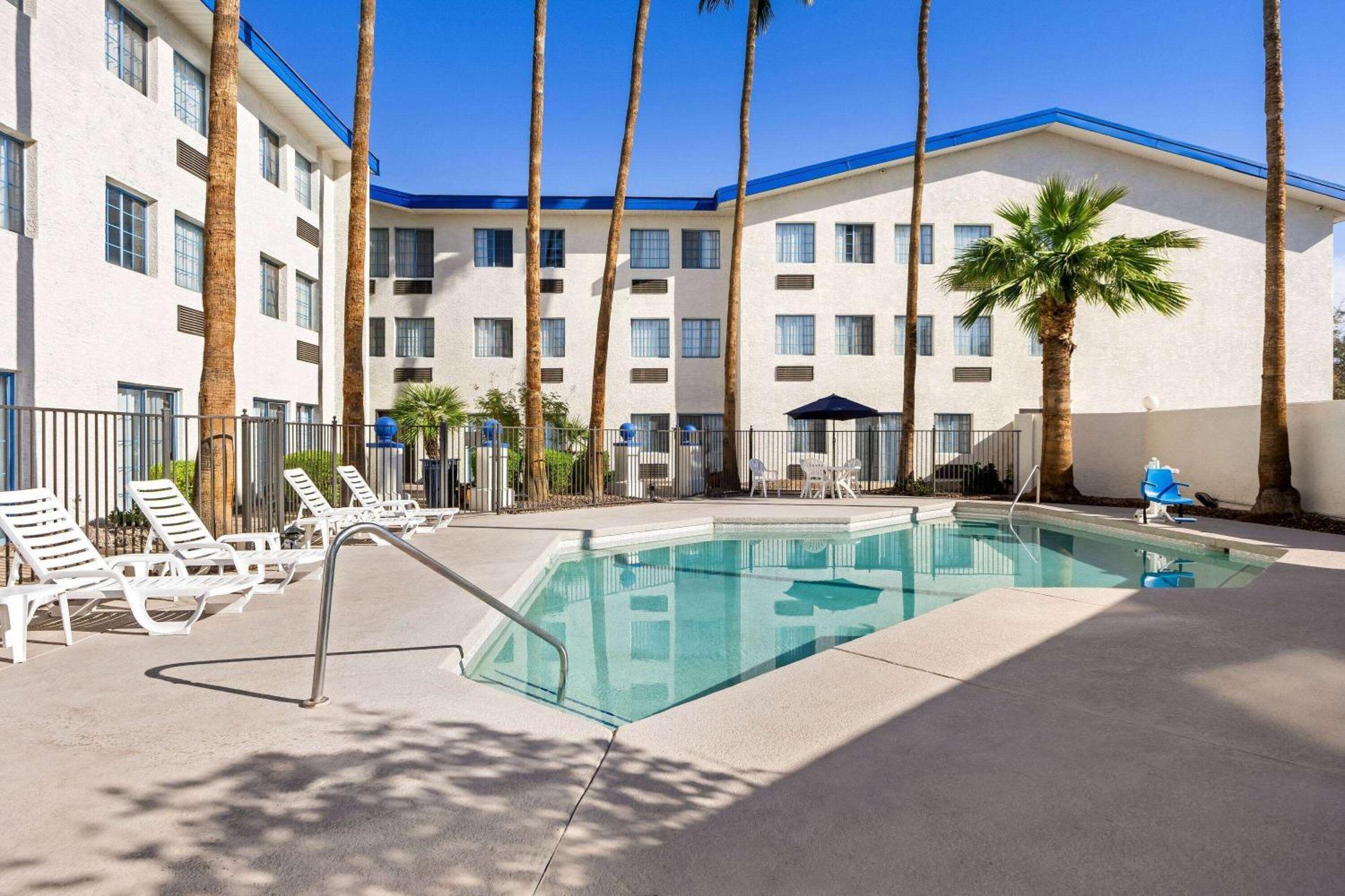 Days Inn & Suites By Wyndham Mesa Near Phoenix Dış mekan fotoğraf