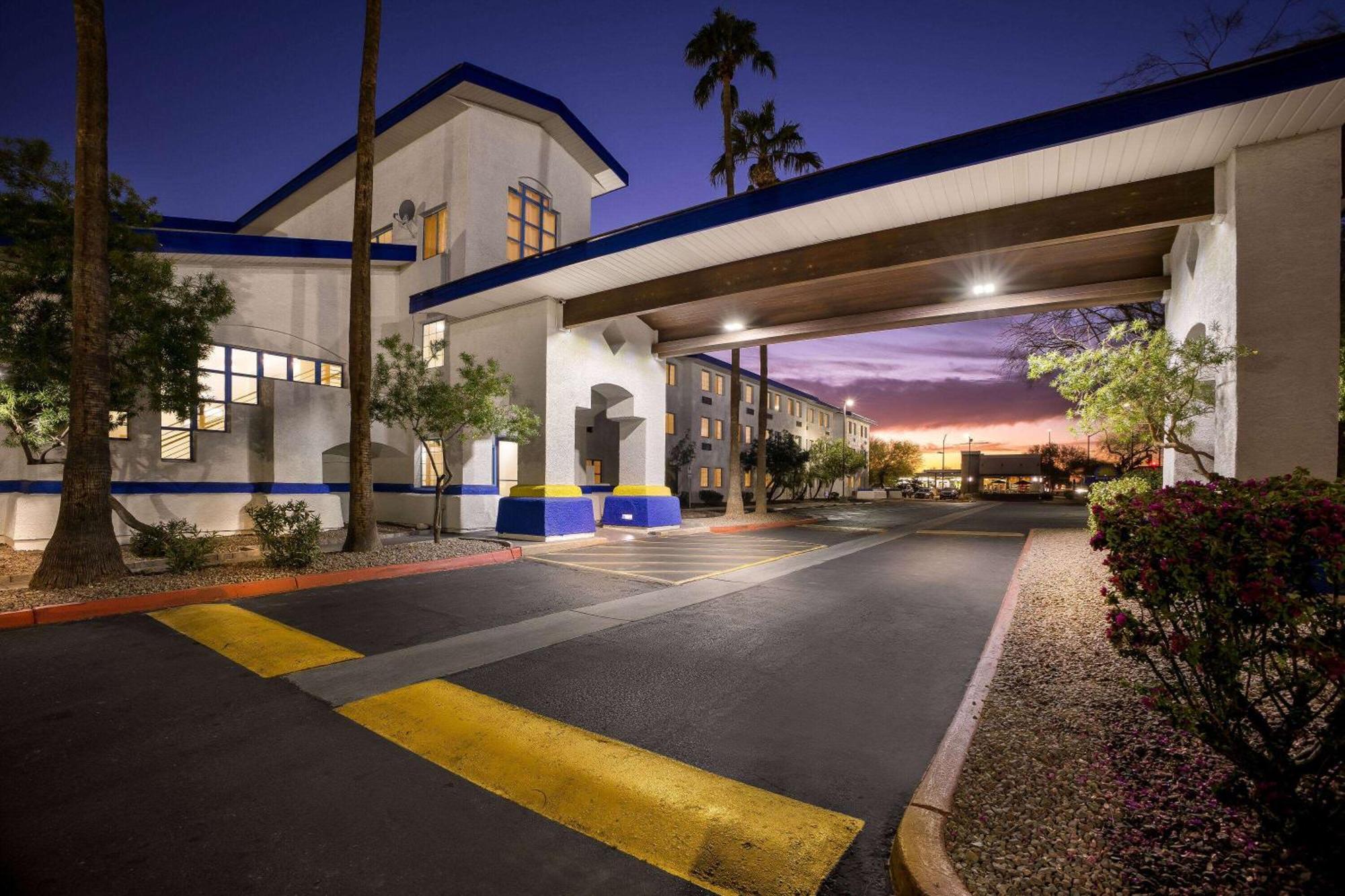 Days Inn & Suites By Wyndham Mesa Near Phoenix Dış mekan fotoğraf