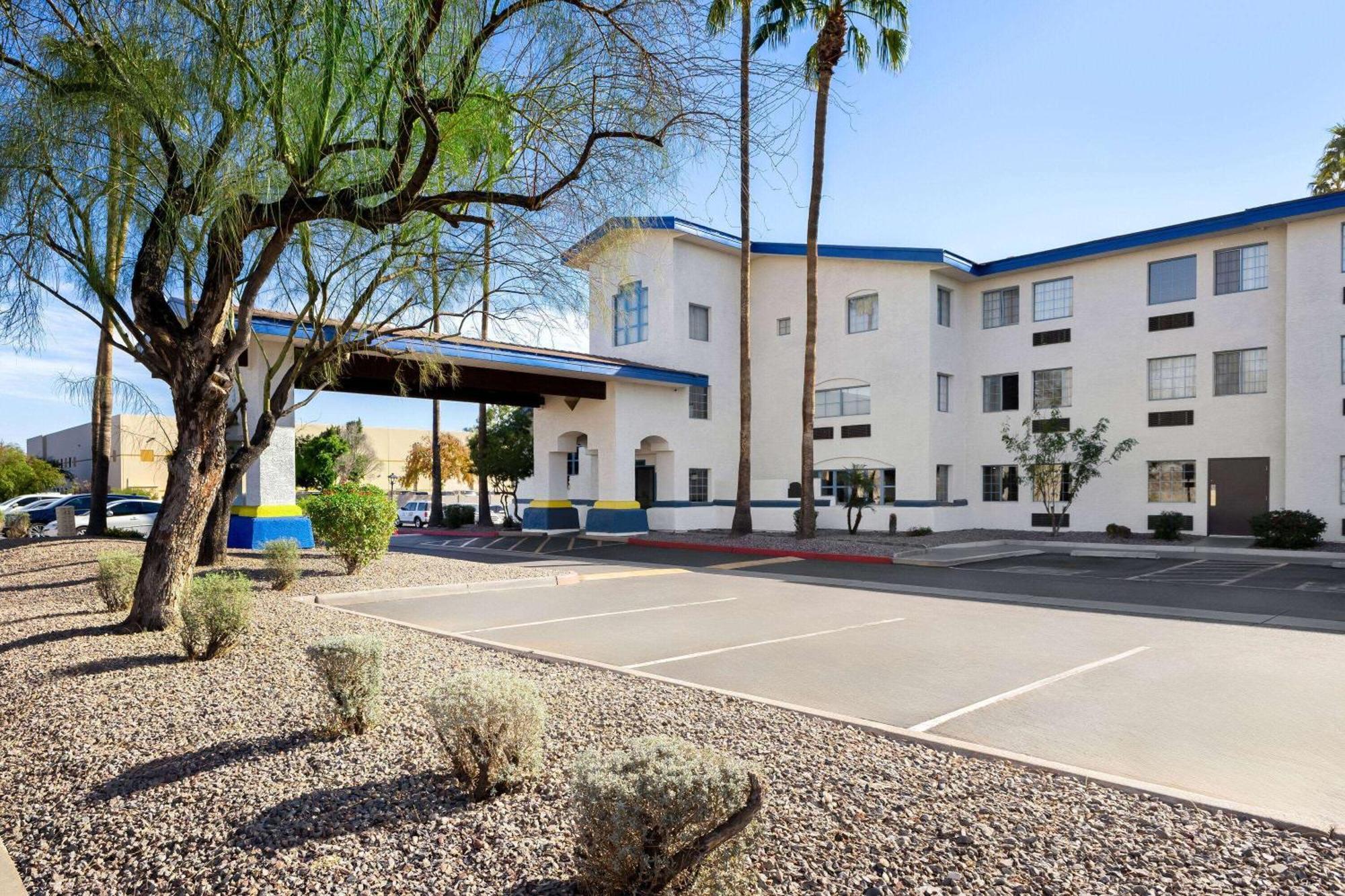 Days Inn & Suites By Wyndham Mesa Near Phoenix Dış mekan fotoğraf